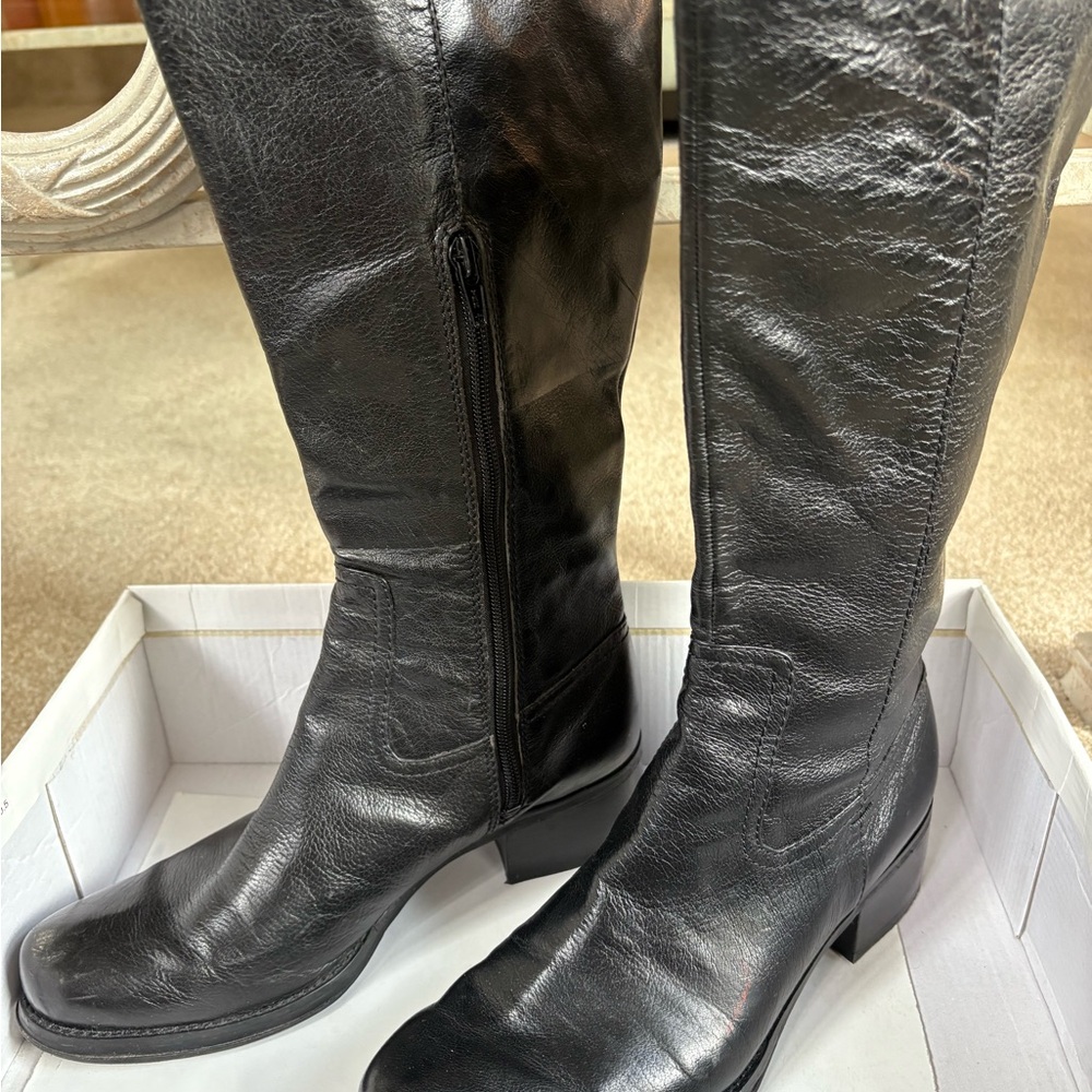 Roxy Black Heeled Leather Boots